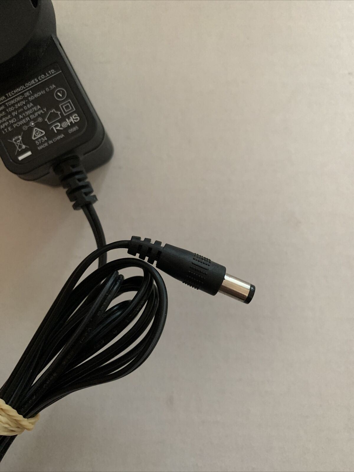 Genuine TP-Link T090060-2E1 Power Supply 9v 0.6a AC Adaptor