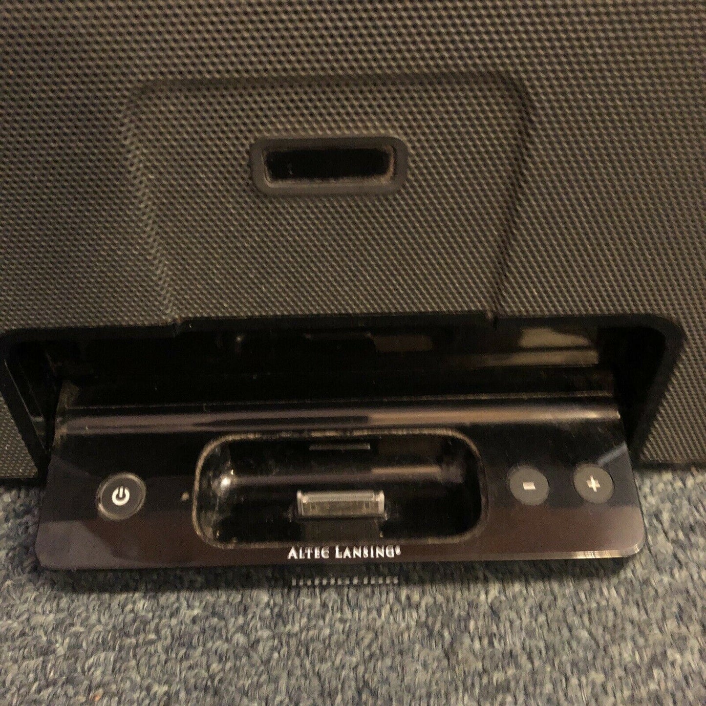 Altec Lansing inMotion im600 USB-Charging Portable Speaker System FM AUX iPod