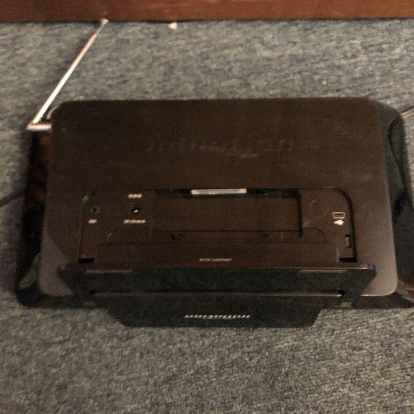 Altec Lansing inMotion im600 USB-Charging Portable Speaker System FM AUX iPod