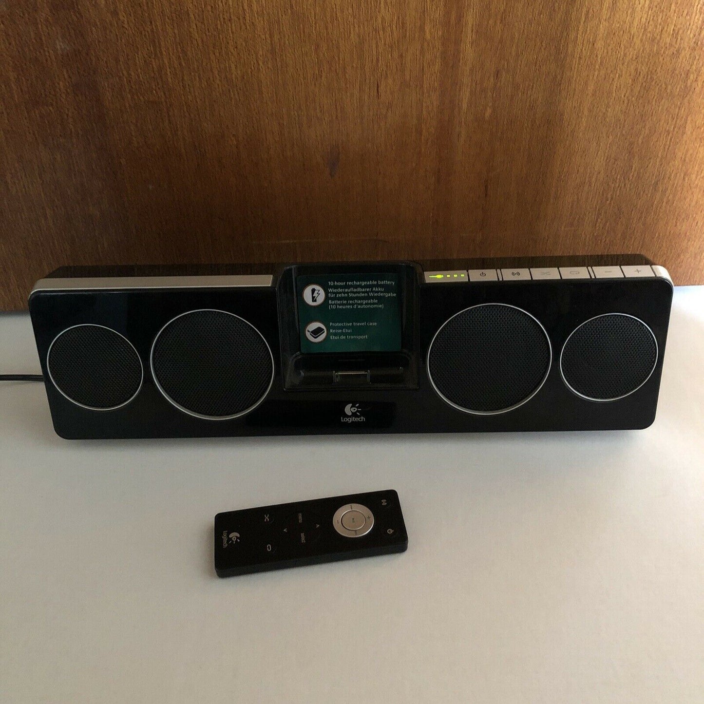 Logitech Pure-Fi Anywhere Portable Speakers S-00001 iPod dock AUX with Remote