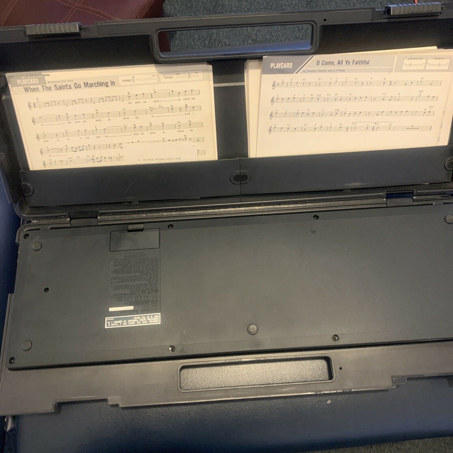 Yamaha Portasound PC-100 Electronic Keyboard w Hard Carry Case & Playcard System