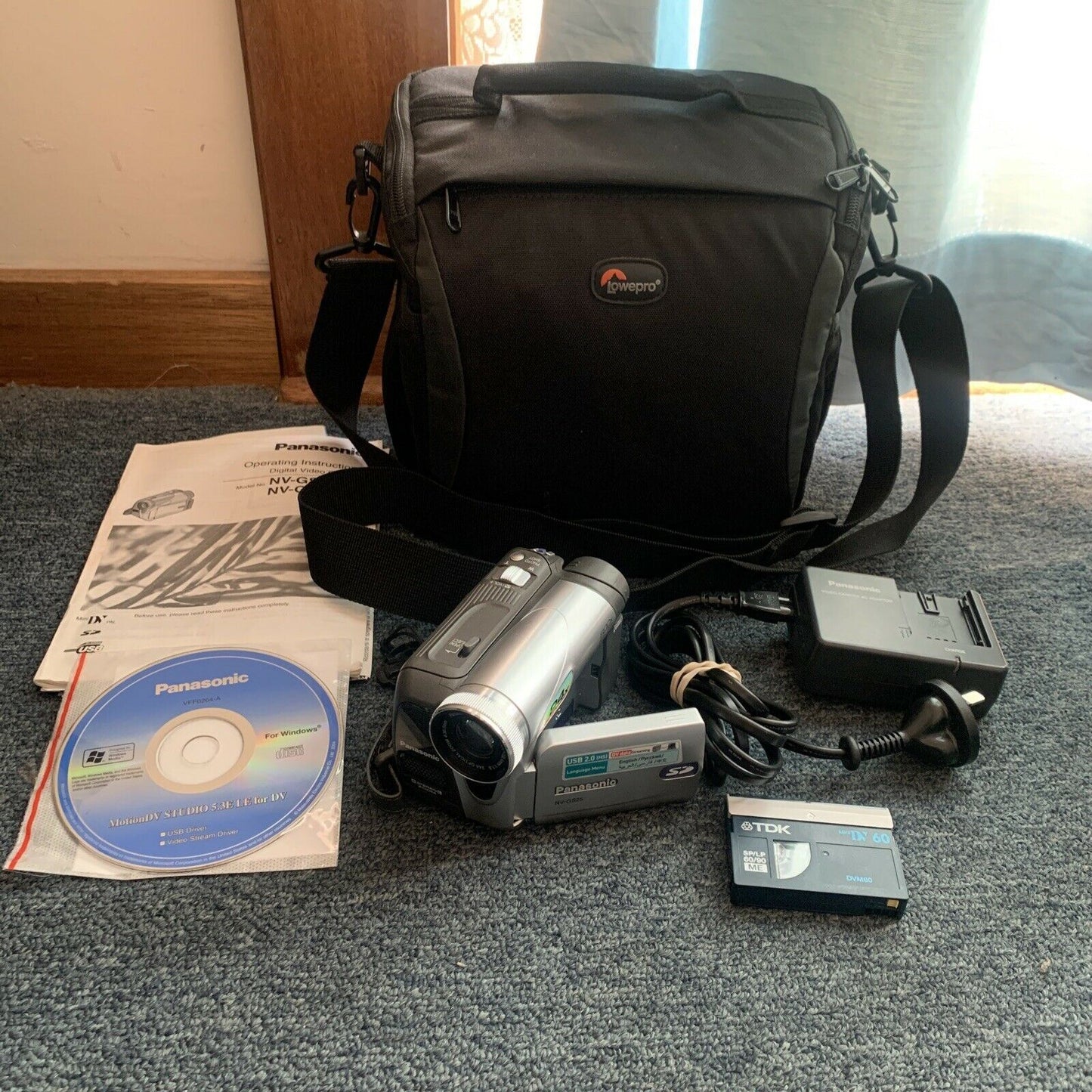 Panasonic NV-GS25 MiniDV Tape Video Camera with Charger, Cassette, Battery & Bag