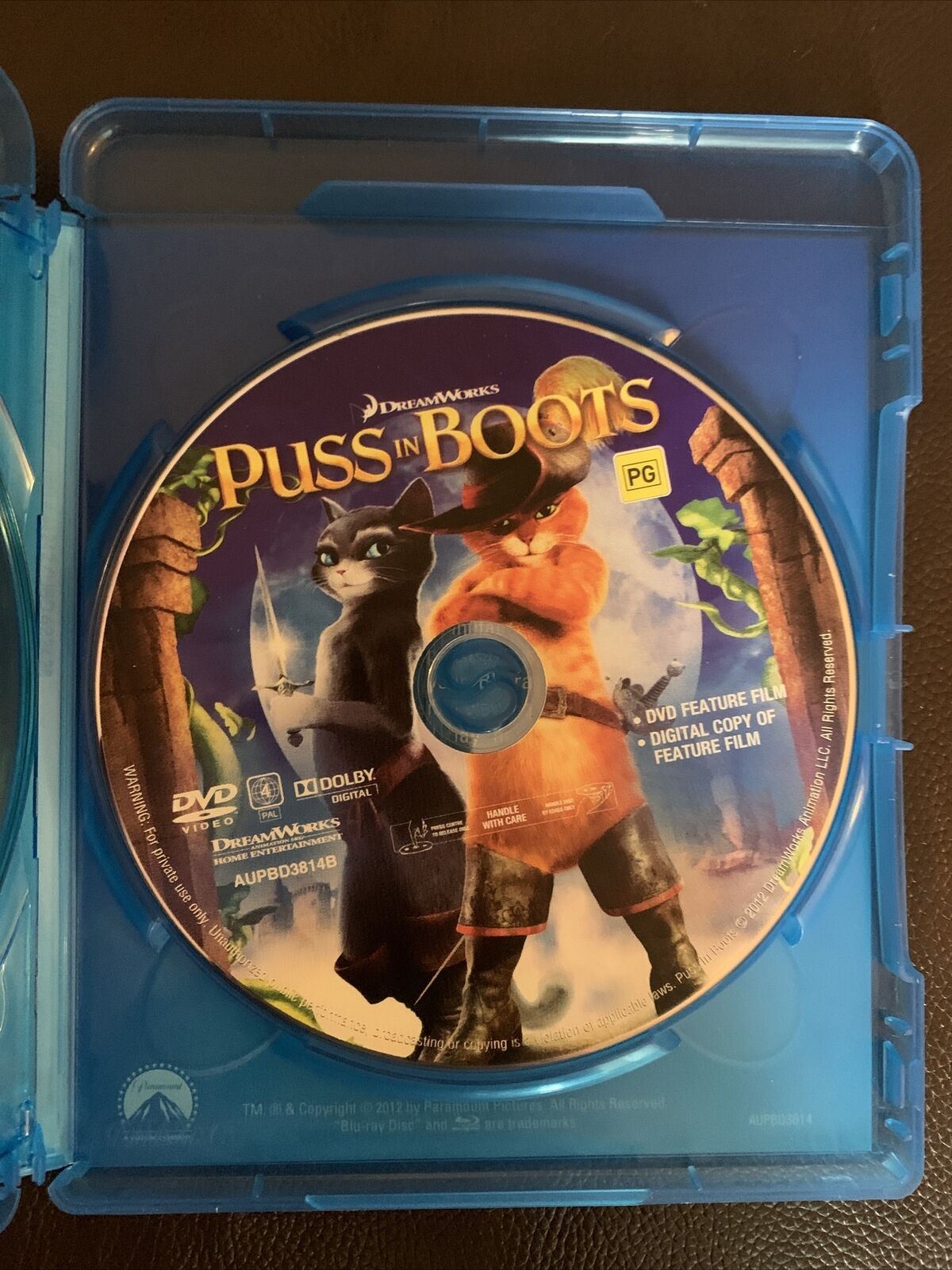 Puss In Boots (Blu-ray & DVD, 2011) Antonio Banderas, Salma Hayek. Region B&4