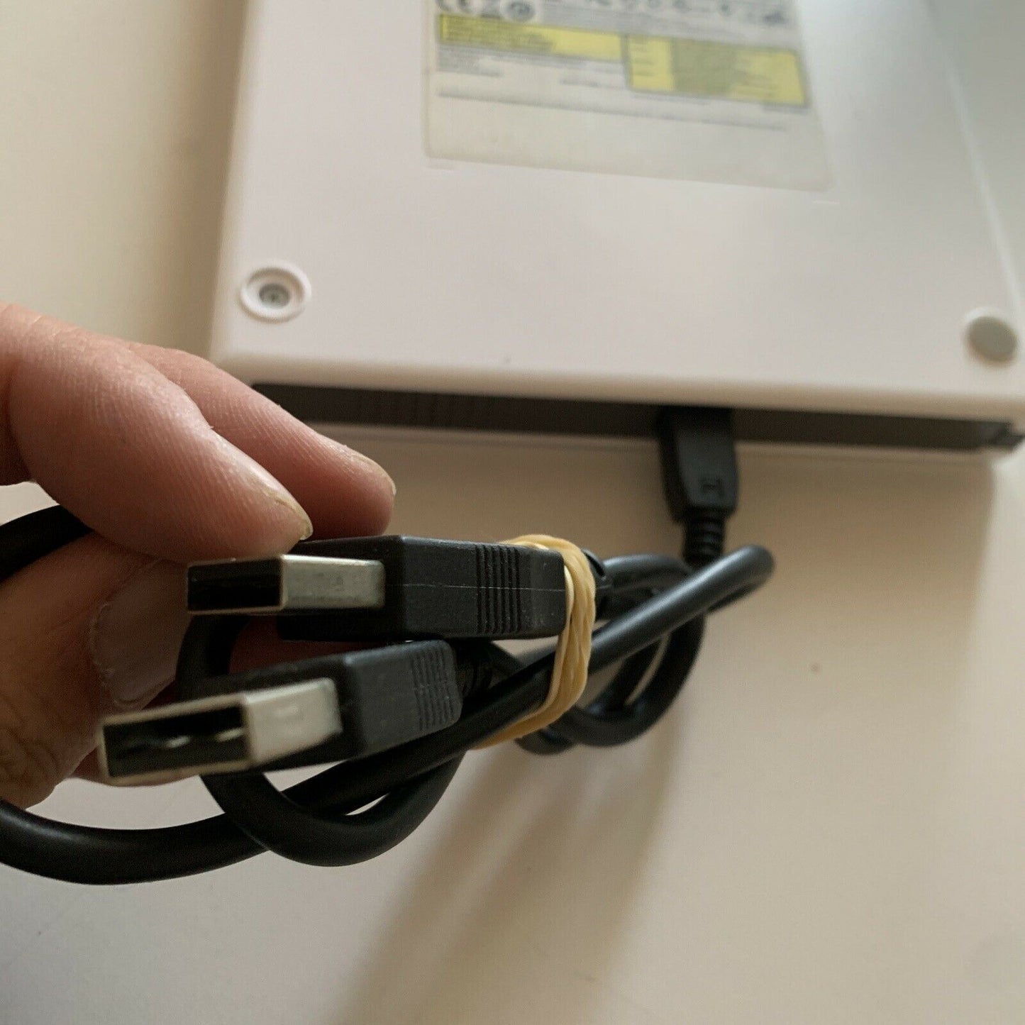 Samsung SE-S084 Portable Slim External DVD Writer USB Self Powered