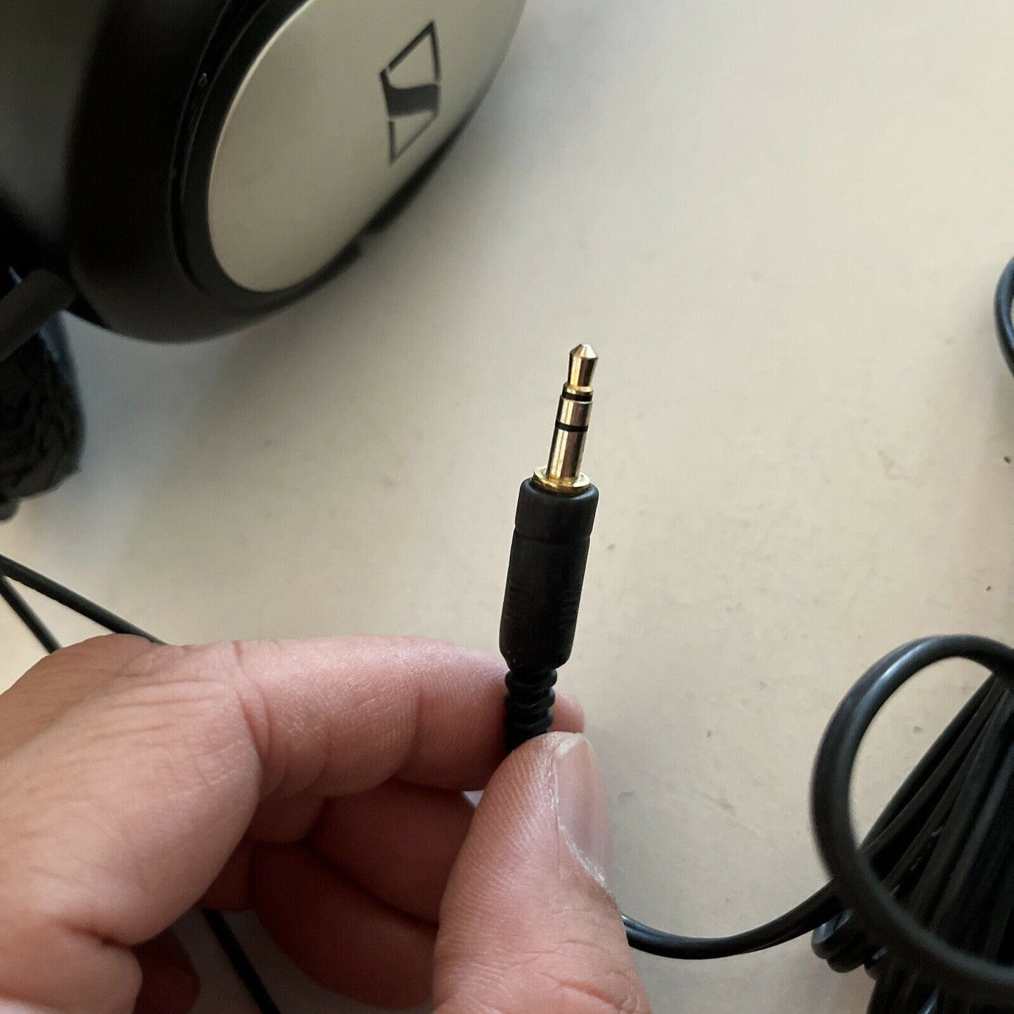 Sennheiser HD 201 Headphones - working but wire sheath broken. for parts/repair