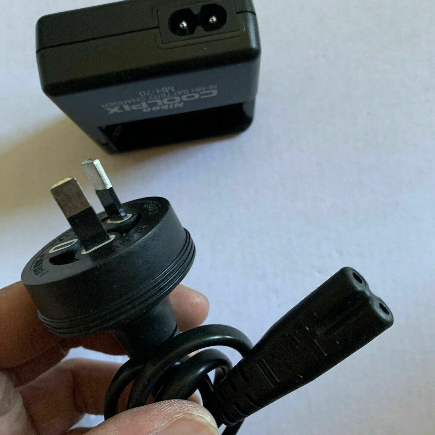 Genuine Nikon Coolpix Ni-MH Battery Charger MH-70 for EN-MH1 Battery
