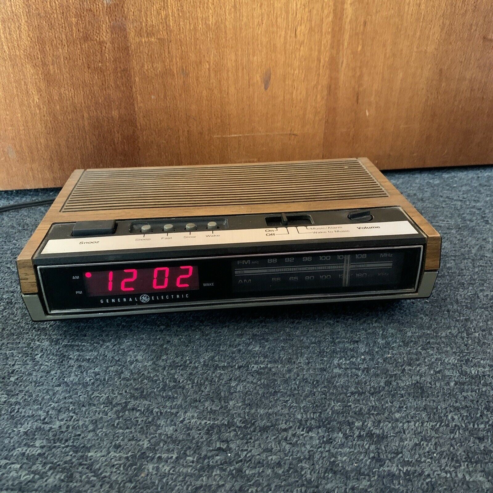 Vintage GE Digital Alarm Clock Am/Fm 80's Radio (7-4606BKA Fully  Functional)