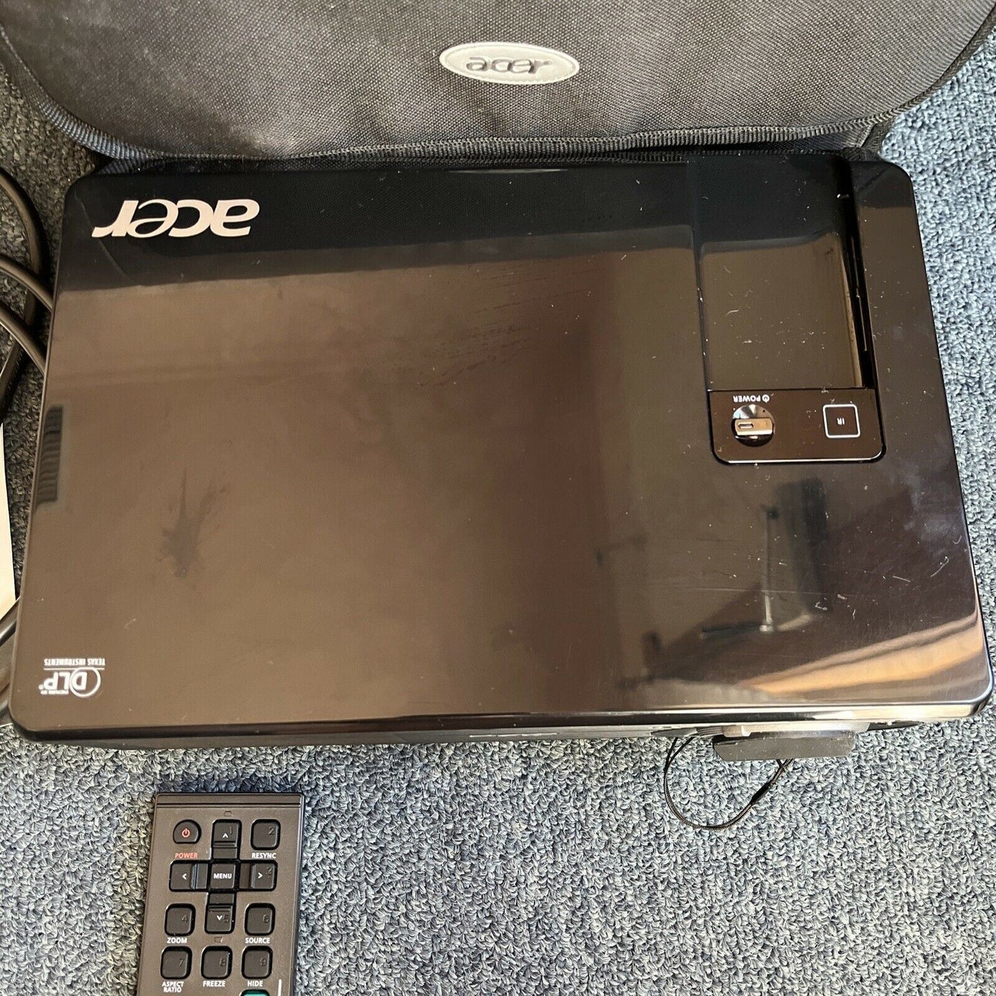 Acer DLP Projector X1160P with Remote VGA S-Video Composite DSV0809