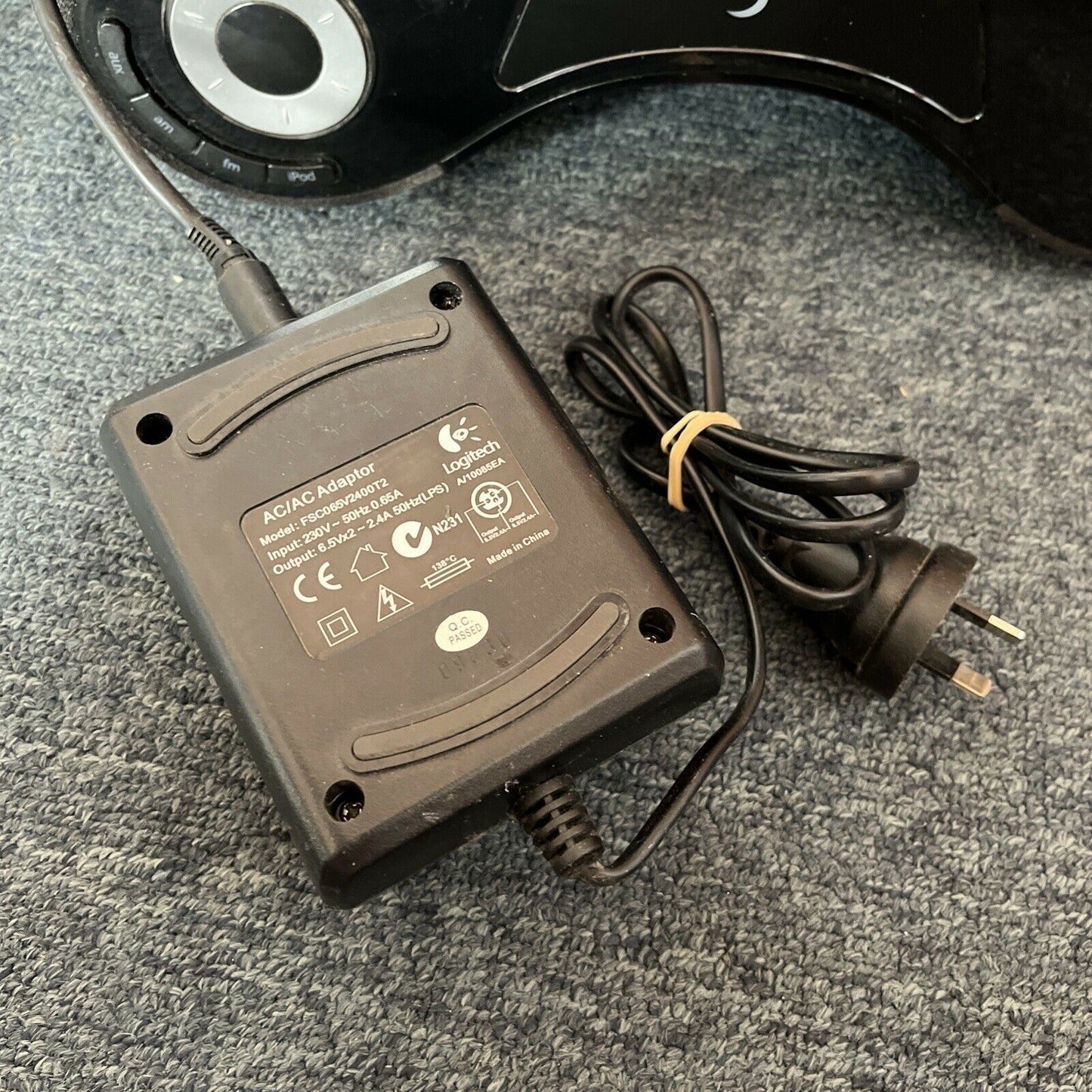 Logitech Pure-Fi Dream Radio Alarm Clock Apple iPod Speaker Dock S-00012