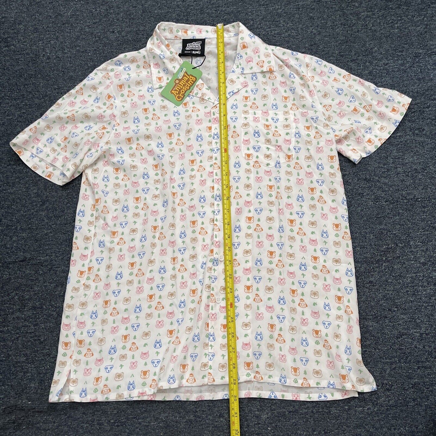 Official Nintendo Animal Crossing Short-Sleeved Shirt Medium NEW