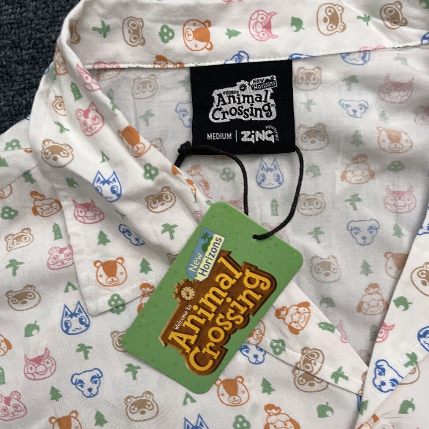 Official Nintendo Animal Crossing Short-Sleeved Shirt Medium NEW