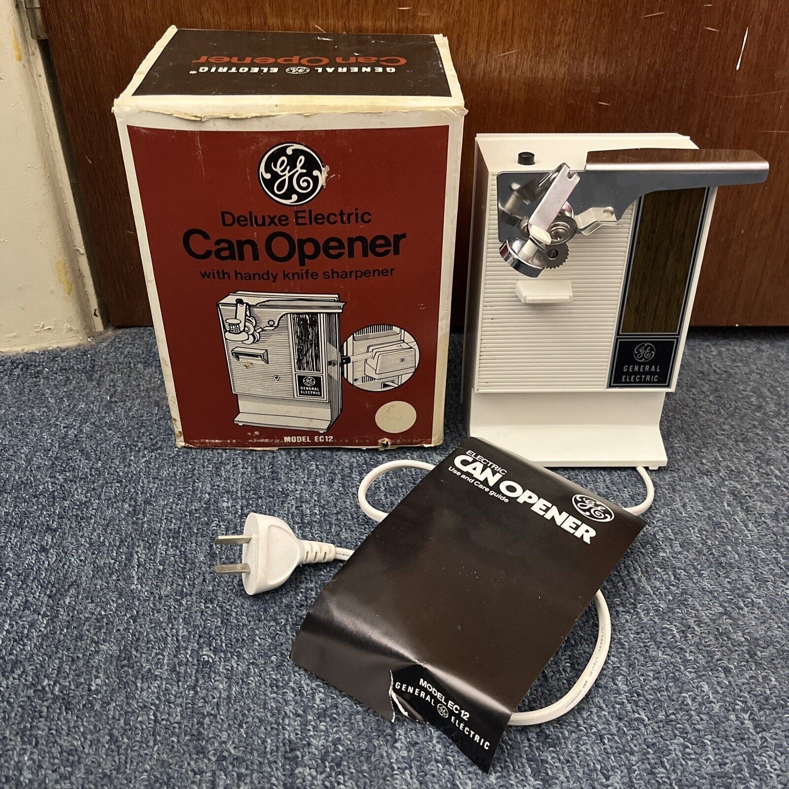The GE electric can opener, helping Grandma open cans since 1969
