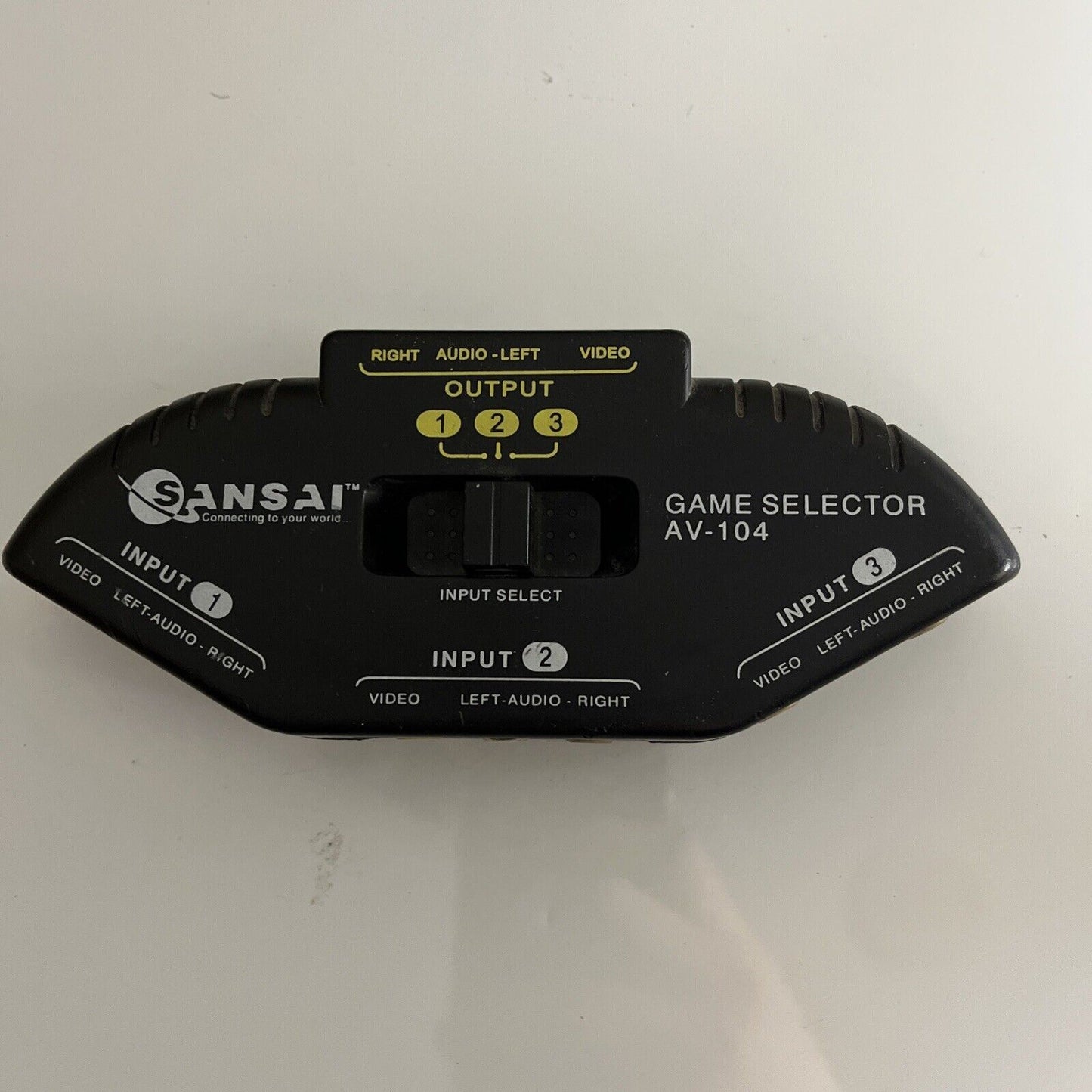 Sansai Game Selector AV-104 3 Way Splitter RCA Audio Video Composite AV Signal