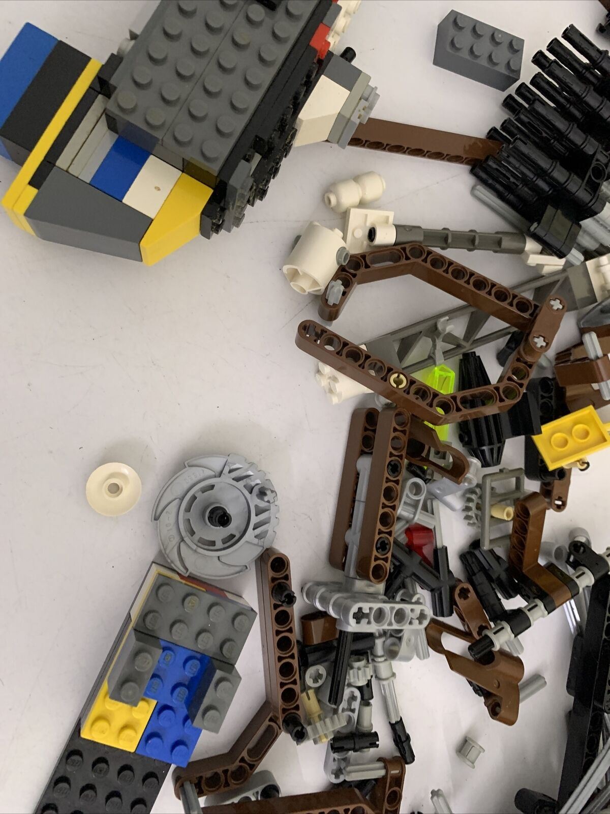 Lego Bulk Lot Genuine Assorted Space Gears Boat 735g