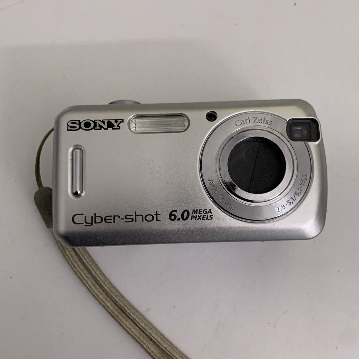 Sony Cyber-Shot DSC-S600 Digital Camera 6 MP 3x Optical Zoom