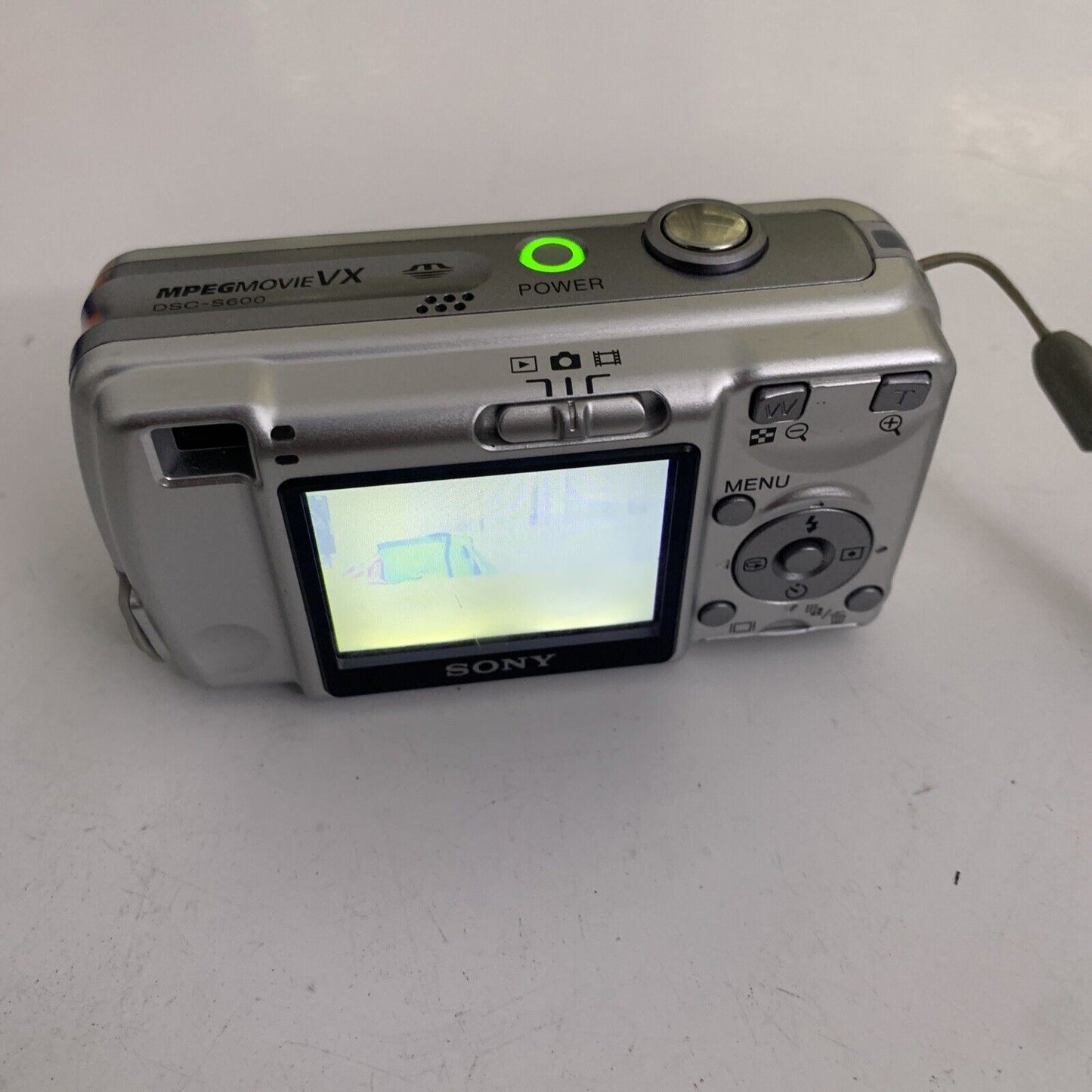 Sony Cyber-Shot DSC-S600 Digital Camera 6 MP 3x Optical Zoom