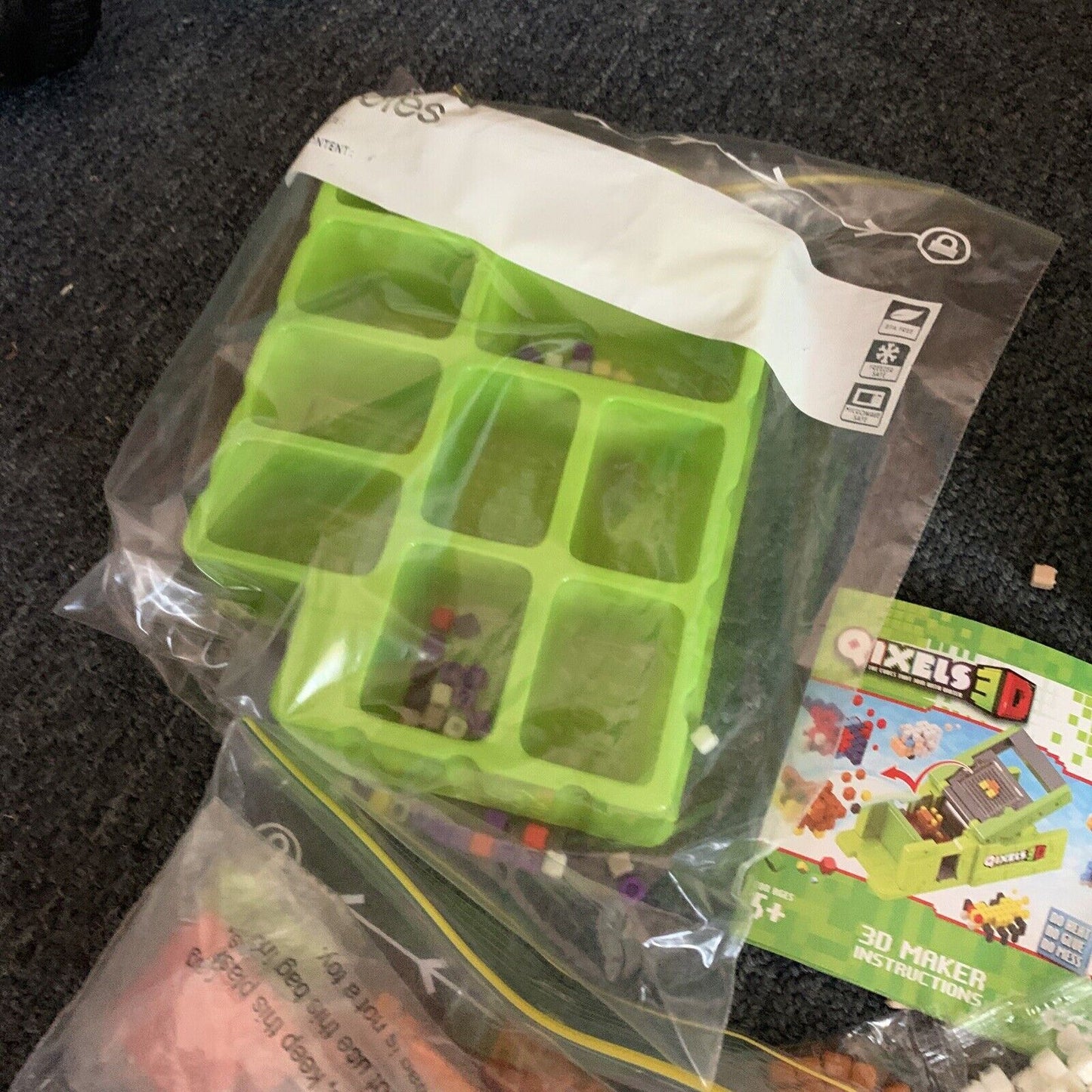 Qixels 3D Maker with Extra Qixels