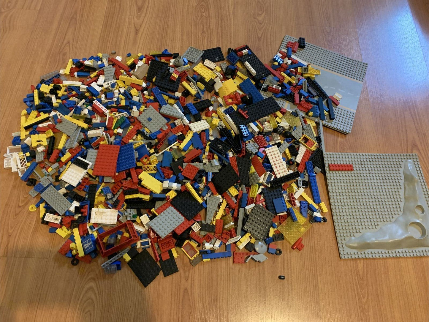 Lego Bulk Lot Set 2.6kg Various Large Pieces & Small Pieces Various