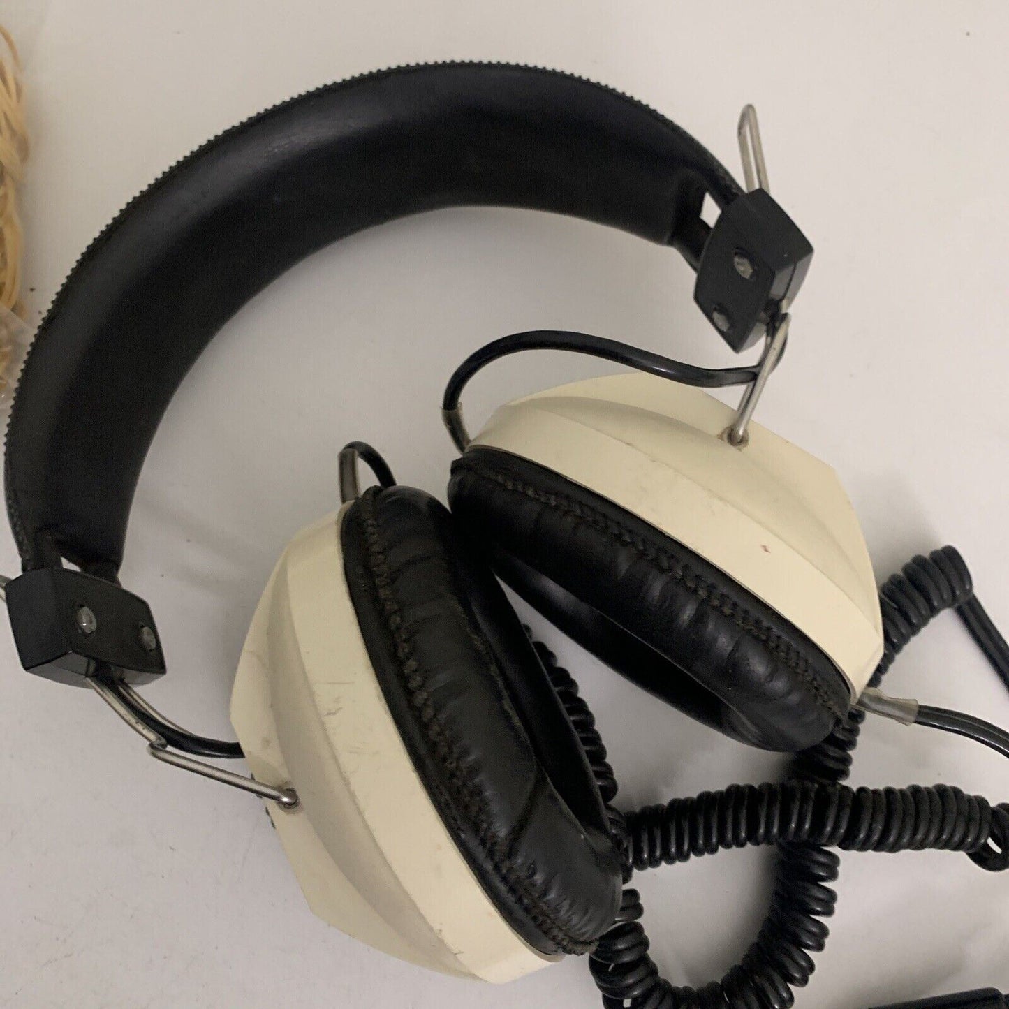 Vintage Hosiden Dynamic Stereo Headphones DH-42H-Q 2x 1/4" jack Made in Japan 8Ω