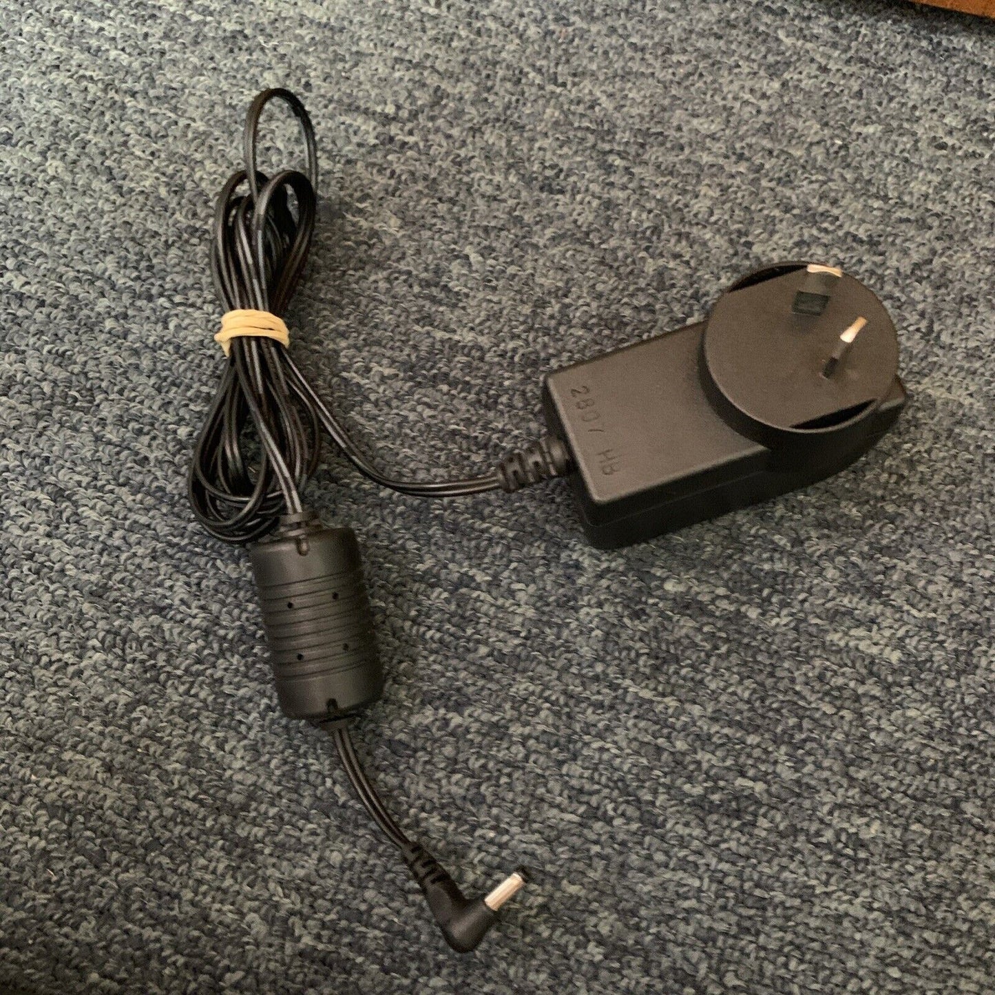 Axiom LCD 7" Monitor & DVD Player with Power Supply and Remote LMD2706QE