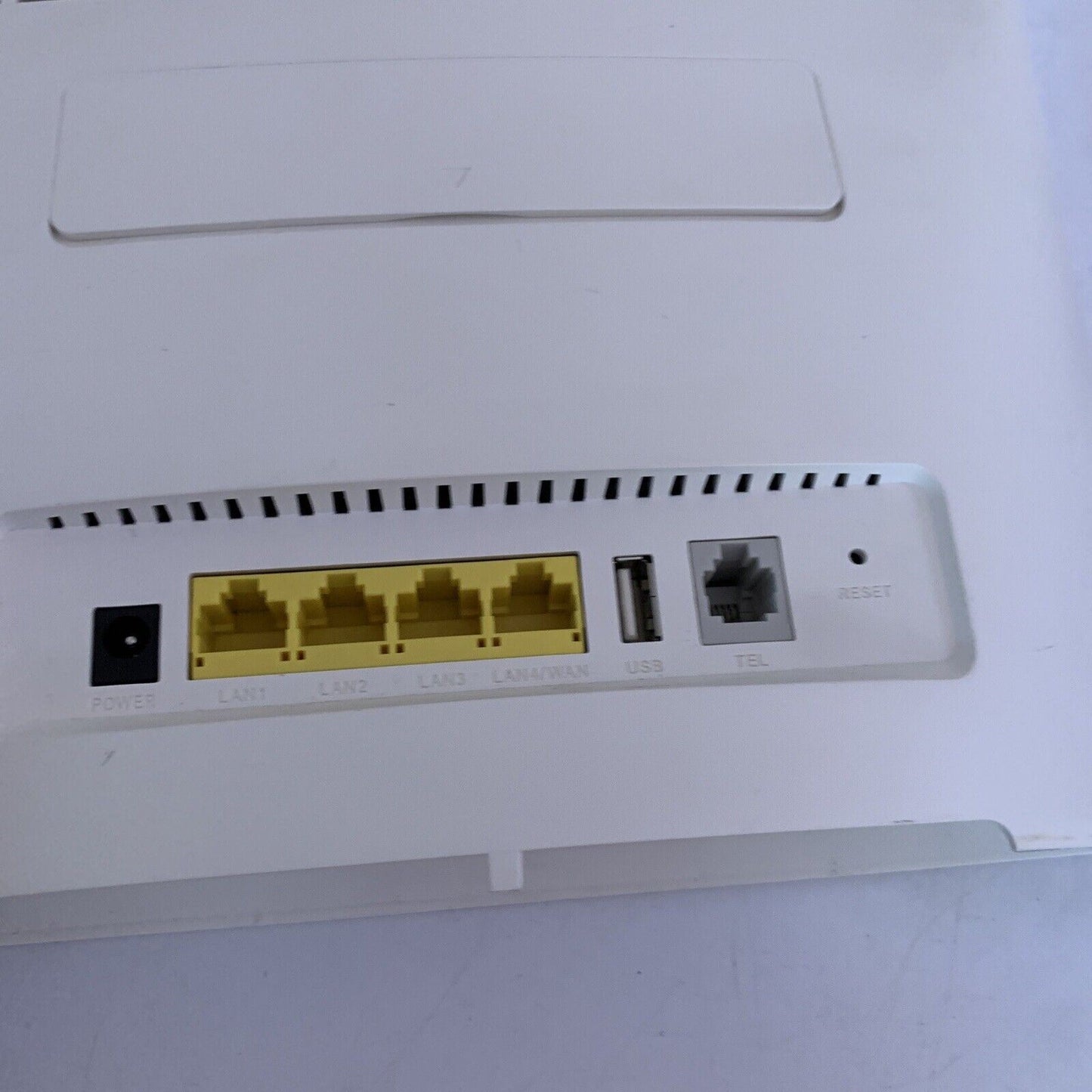 Huawei B525s-65a 4G LTE Gateway Mobile Wi-Fi Router Optus