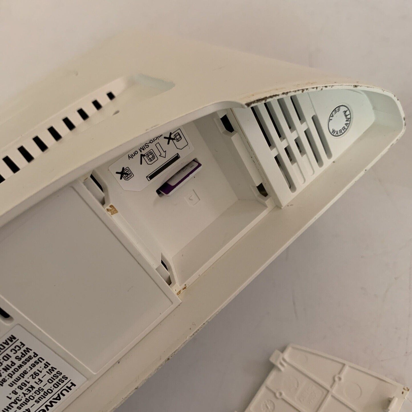 Huawei B525s-65a 4G LTE Gateway Mobile Wi-Fi Router Optus