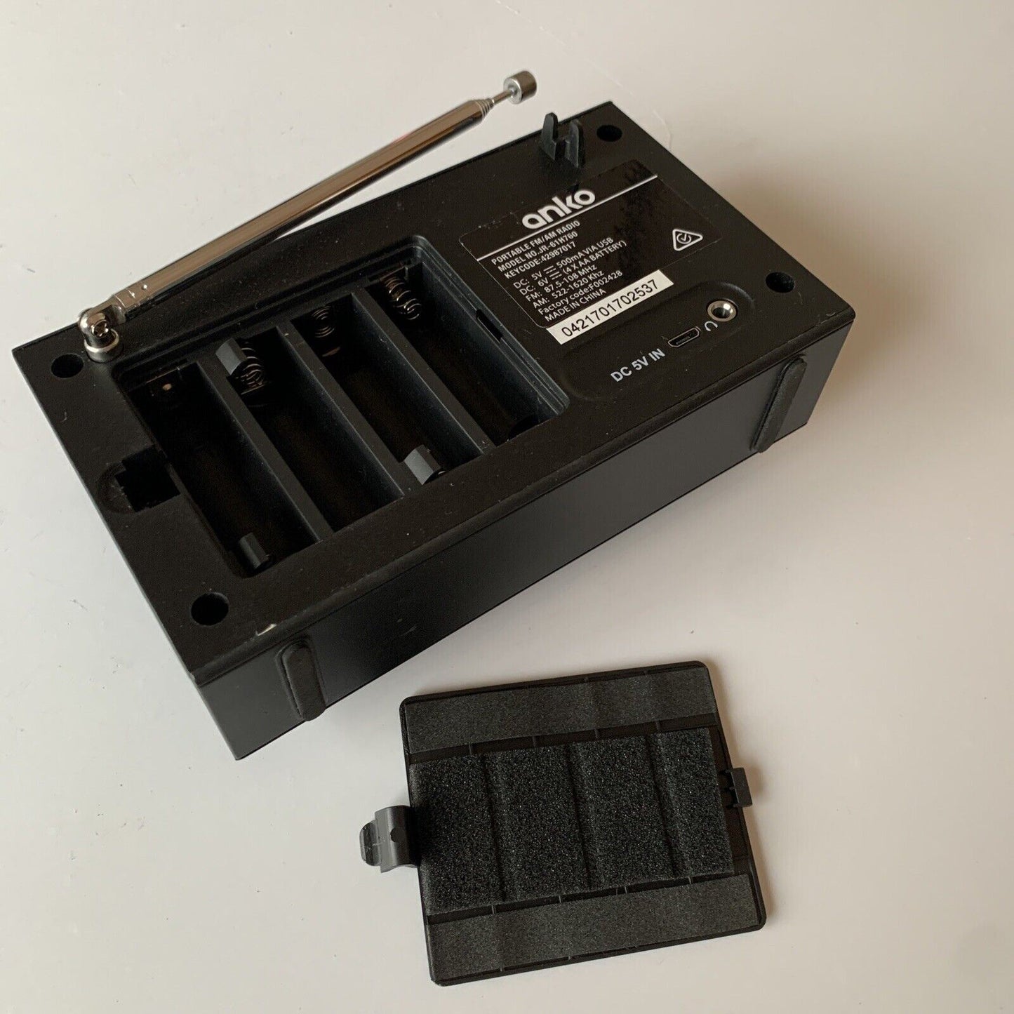 Anko Portable FM/AM Radio JR-61H760 with Built-in Speaker