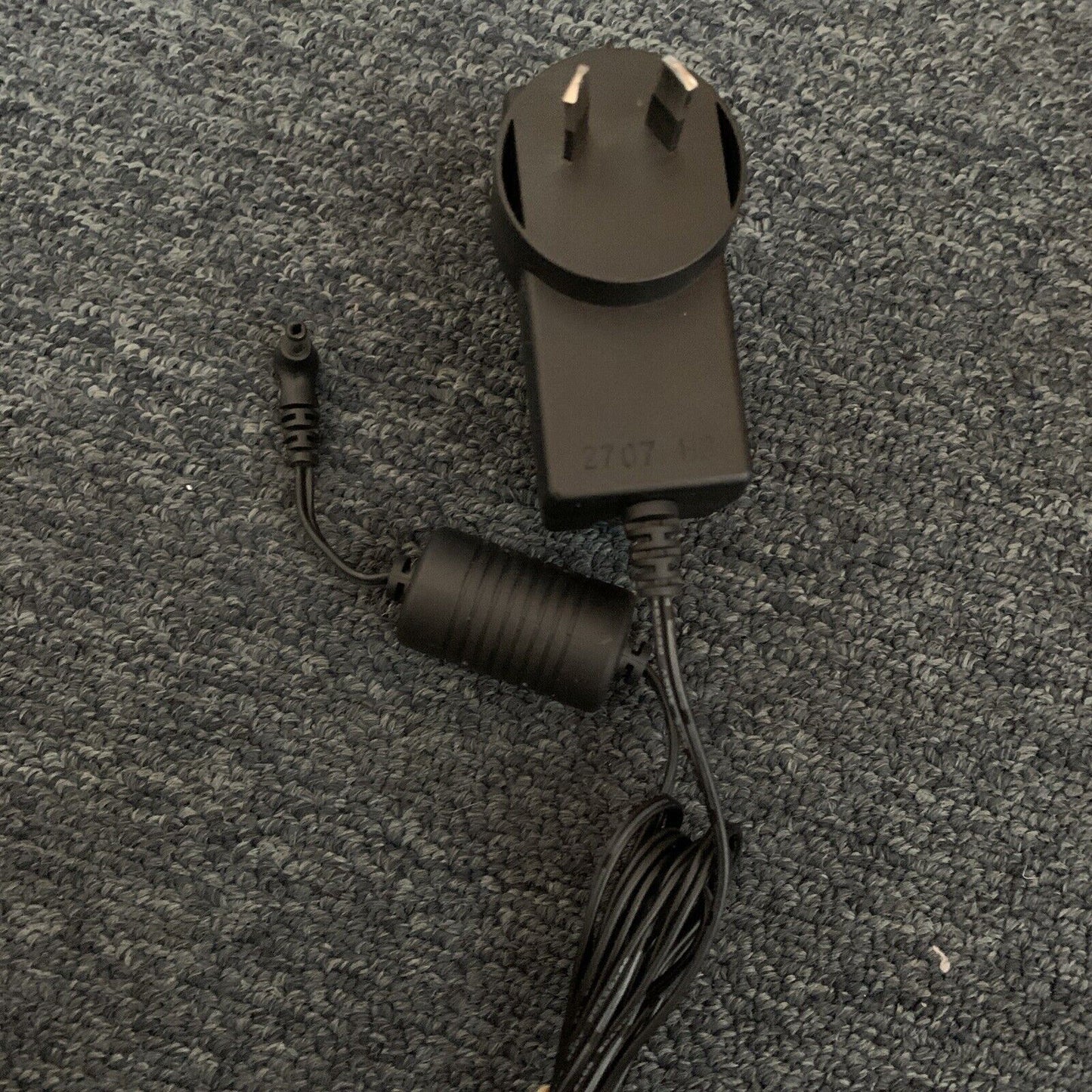 Axiom 17cm DVD Player LMD2700 with Power Supply