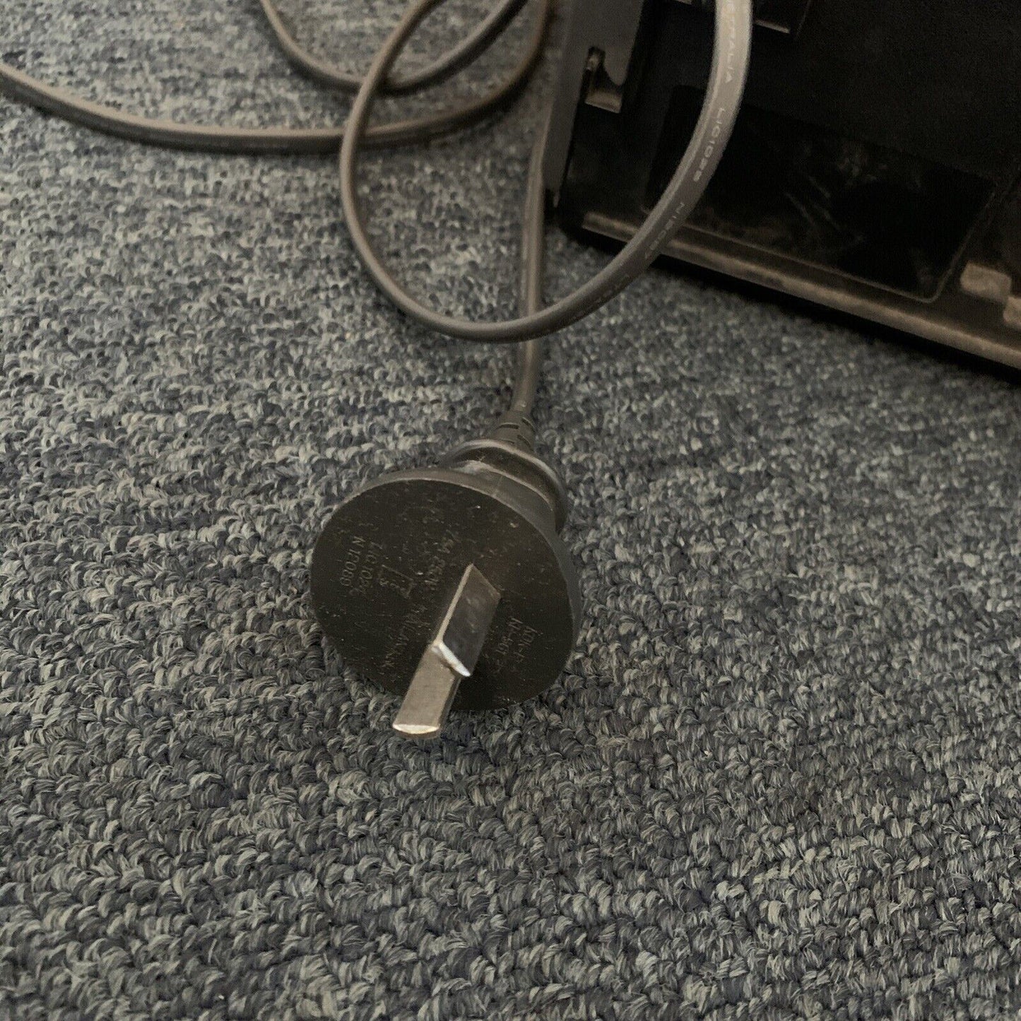 Sony SLV-EZ11 VHS Player PAL/NTSC Playback *For parts or repair