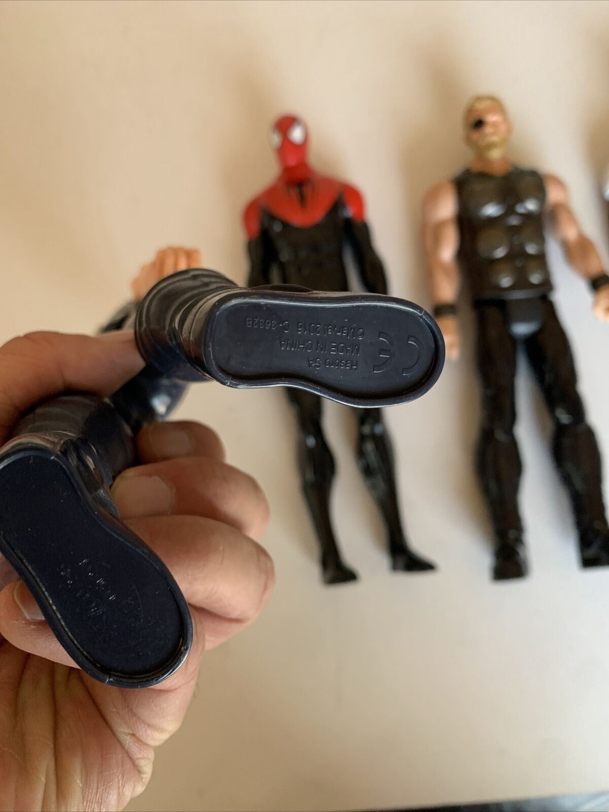 4x Marvel Action Figures Thor, Spiderman, Falcon Titan Heroes Avengers 12" 30cm