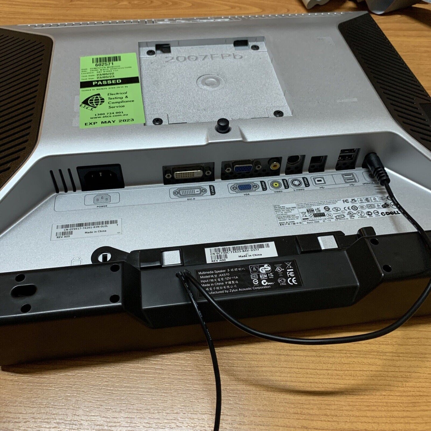 Dell UltraSharp 2007FPb 20" VGA DVI LCD S-Video Composite Monitor with Speaker