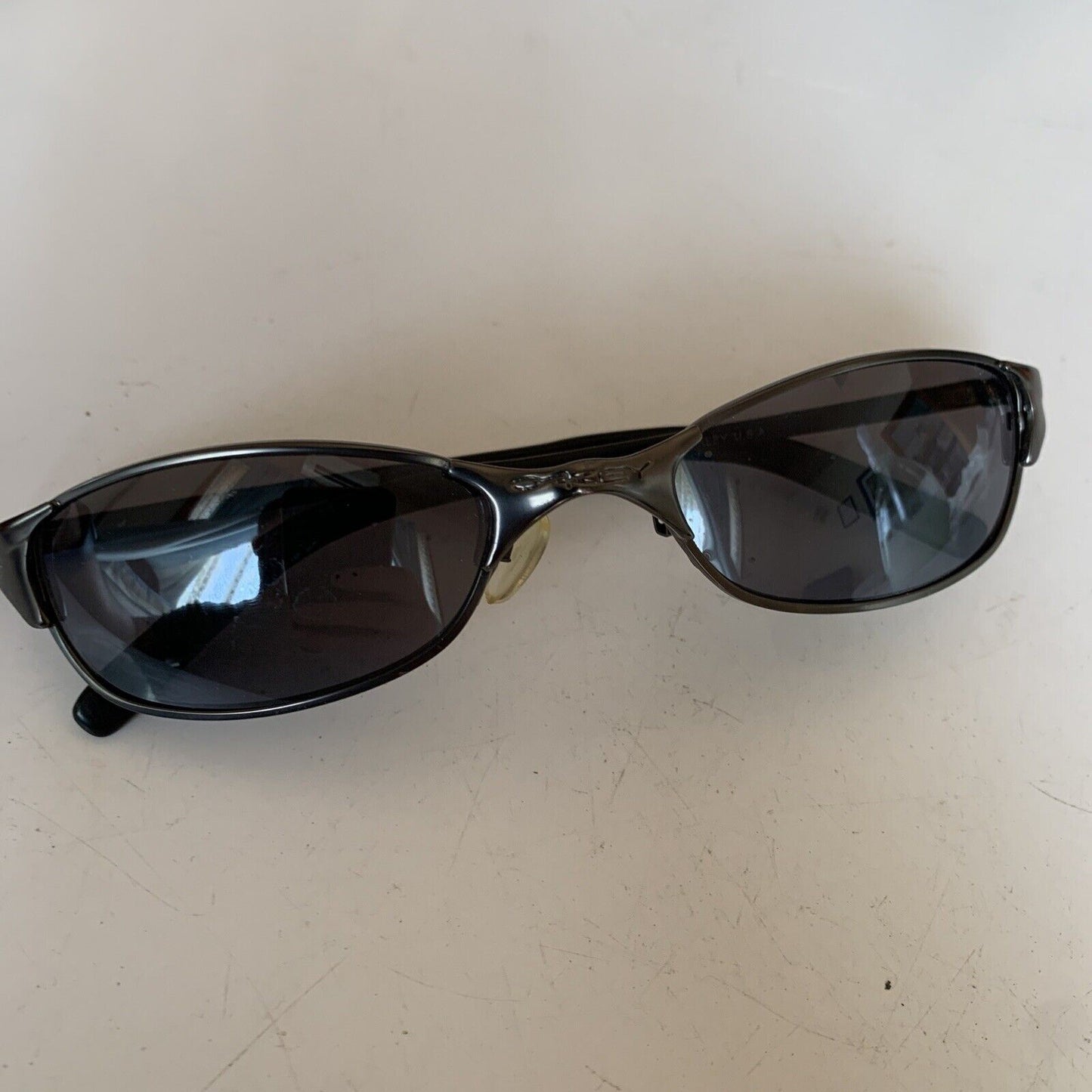 Oakley Sunglasses 43-O *Missing Left Nose Pad