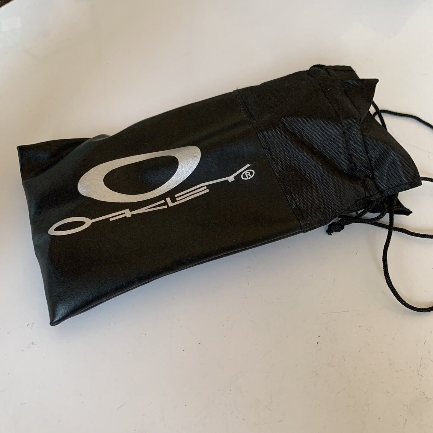 Oakley Sunglasses 43-O *Missing Left Nose Pad