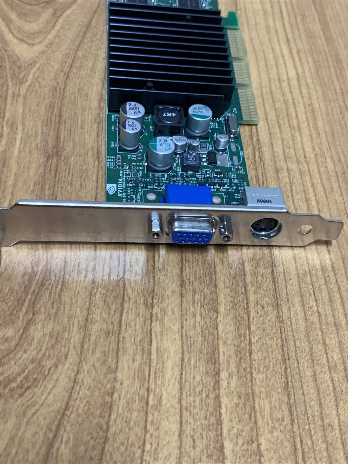 Dell NVIDIA P73 TW-05H175-69702-32P-3789 AGP VGA GeForce4 64MB VGA S-Video