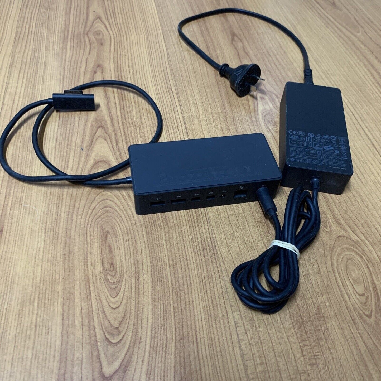 Genuine Microsoft 1661 Surface Dock For Pro 3 4 5 6 7 8 & Power Supply 1749
