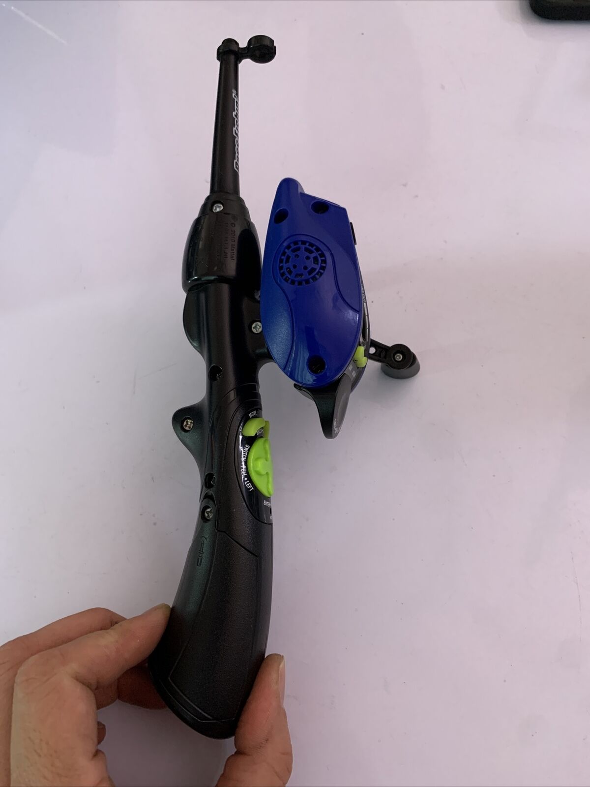 Mattel Bass Fishing 2010 Handheld Electronic Game