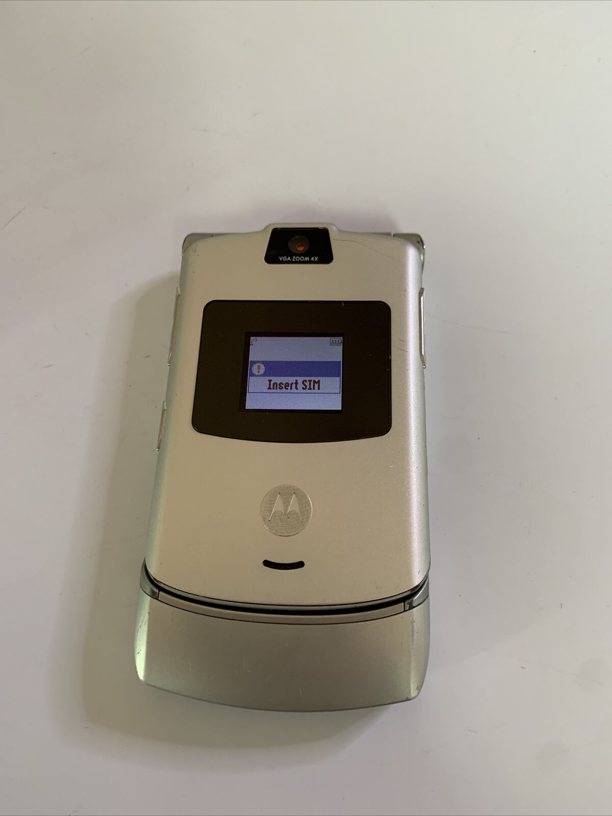 Motorola RAZR V3 Mobile Phone 2G Network Locked to Optus