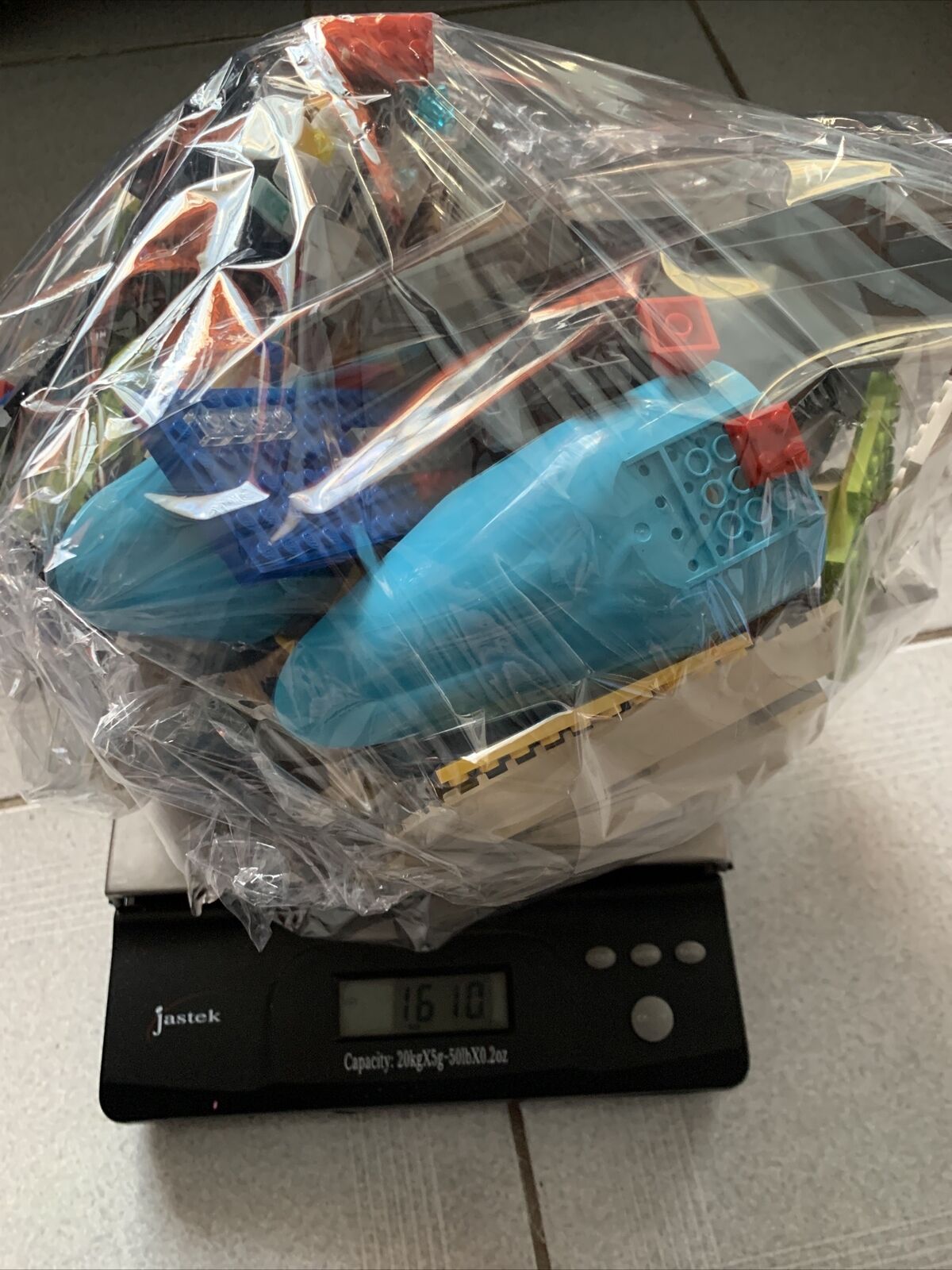 Bulk Genuine Lego Figures lots Castles Space Ships Airplanes Cars 1.61kg