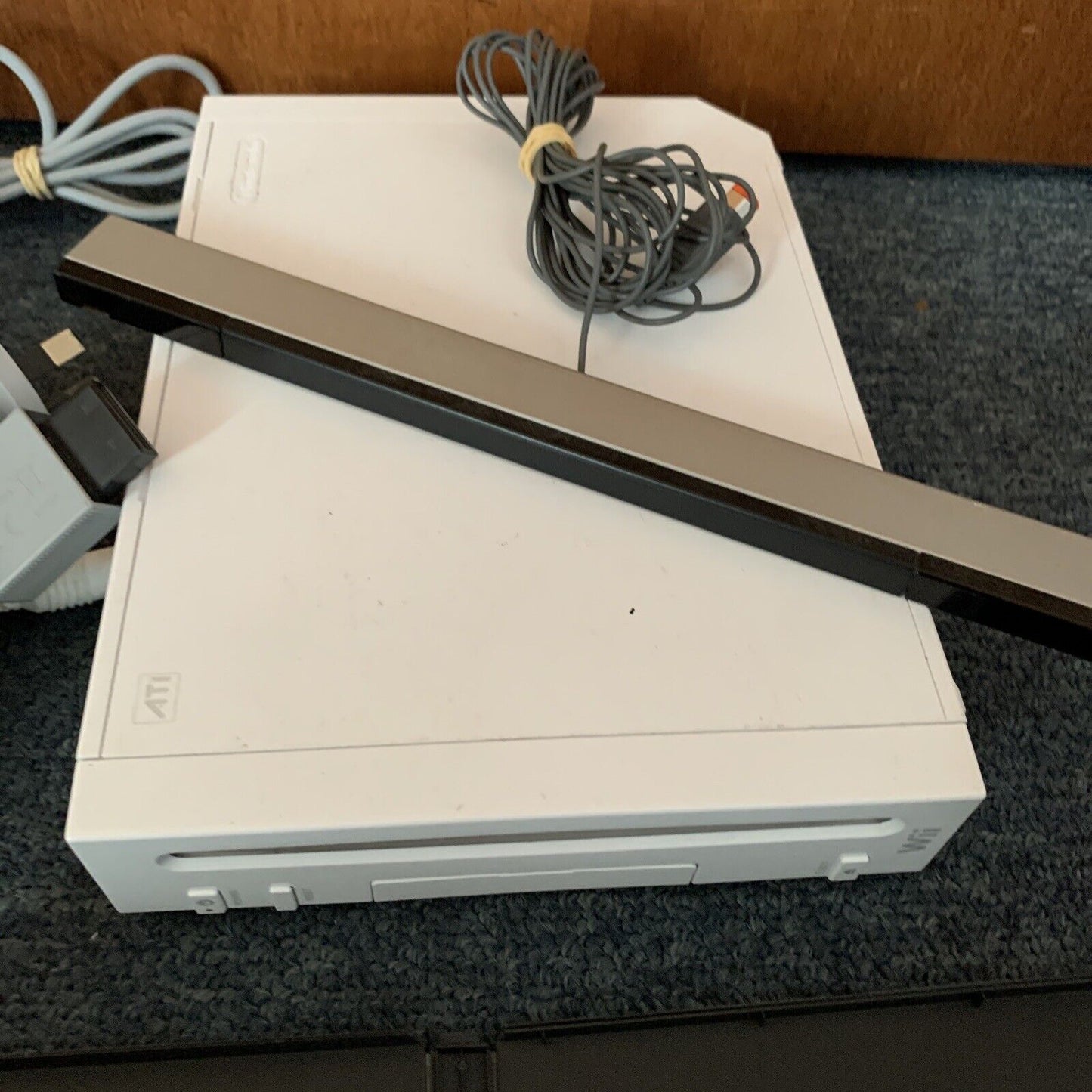 Nintendo Wii PAL Console + 1 Game Bundle with Wii Remote and Nunchuck