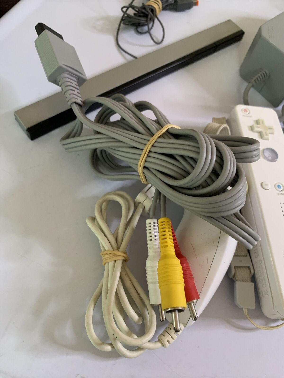 Nintendo Wii Console PAL Console White + Tiger Woods Game Controllers