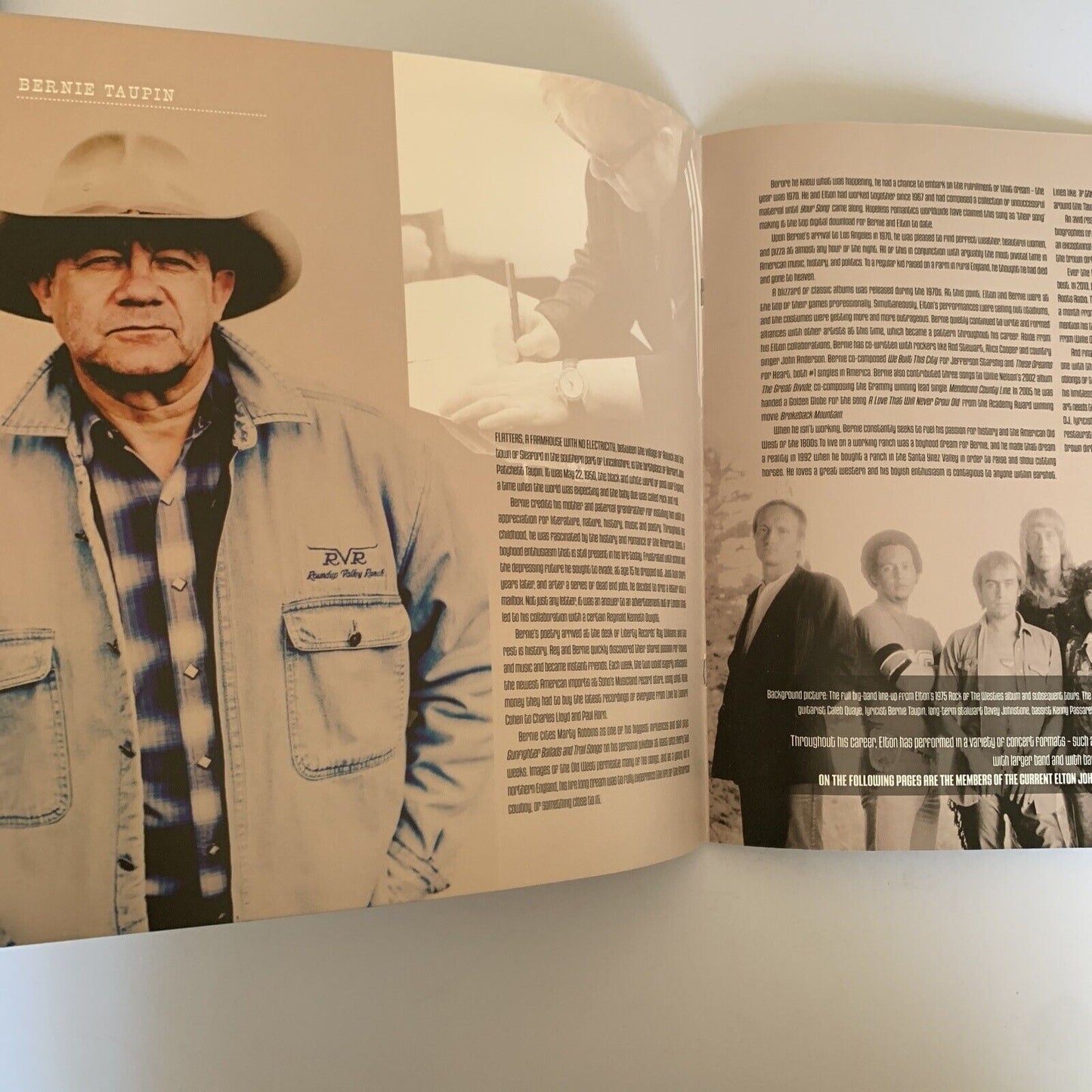 Elton John Showbook Showman Showtime Tour Program Book 2015