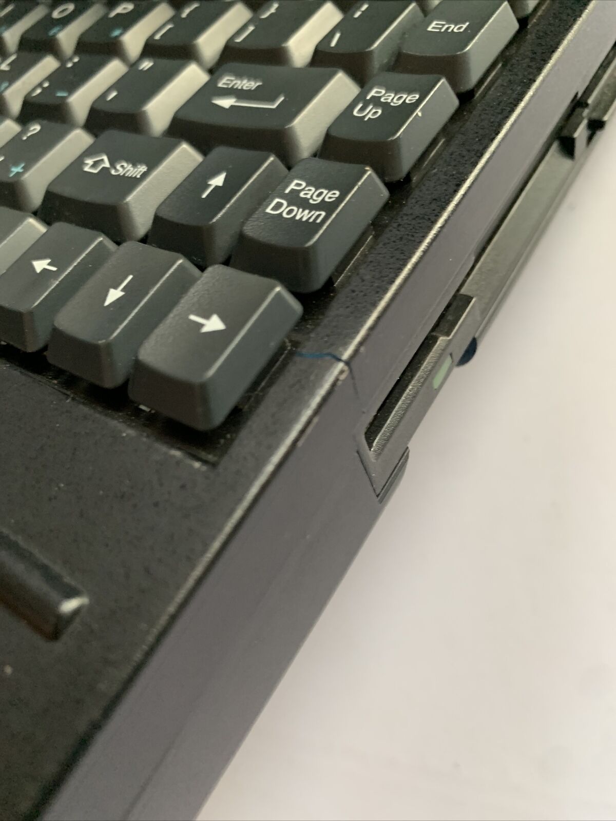 Notebook 7500C 10" Intel 80486 Overdrive 66Mhz 252MB FDD *For Parts Or Repair