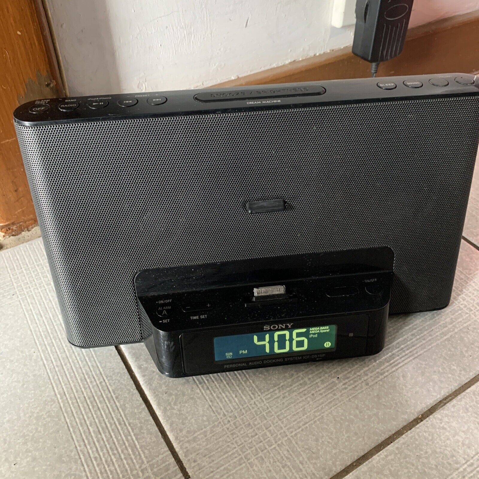 Sony Dream Machine ICFDS15iP Docking Speaker 30pin iPod Alarm Clock