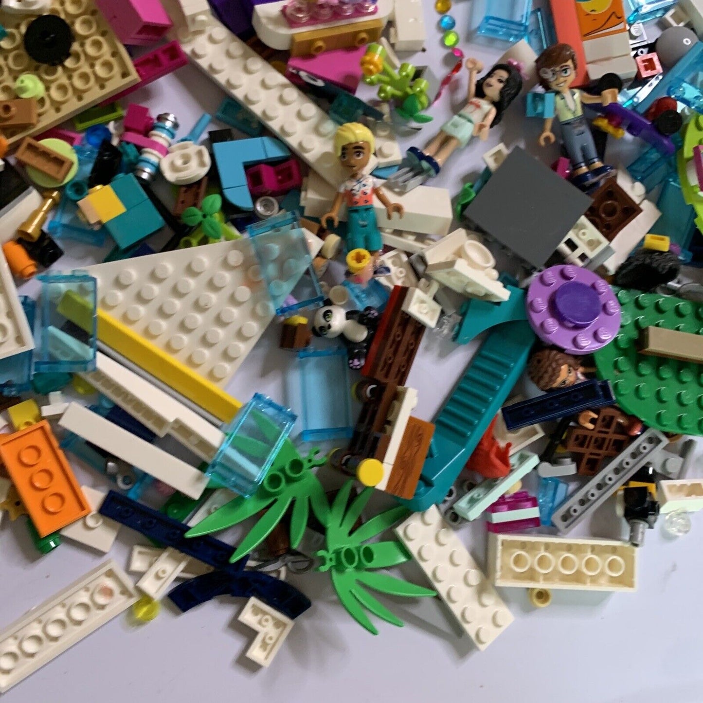 LEGO FRIENDS: Heartlake City Hair Salon (41391) Incomplete Uncounted
