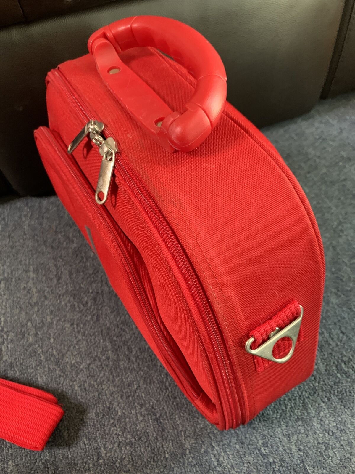 Rectangular Carry Shoulder 2 Way Bag Red with Strap Hardly Been Used 35x26x10cm