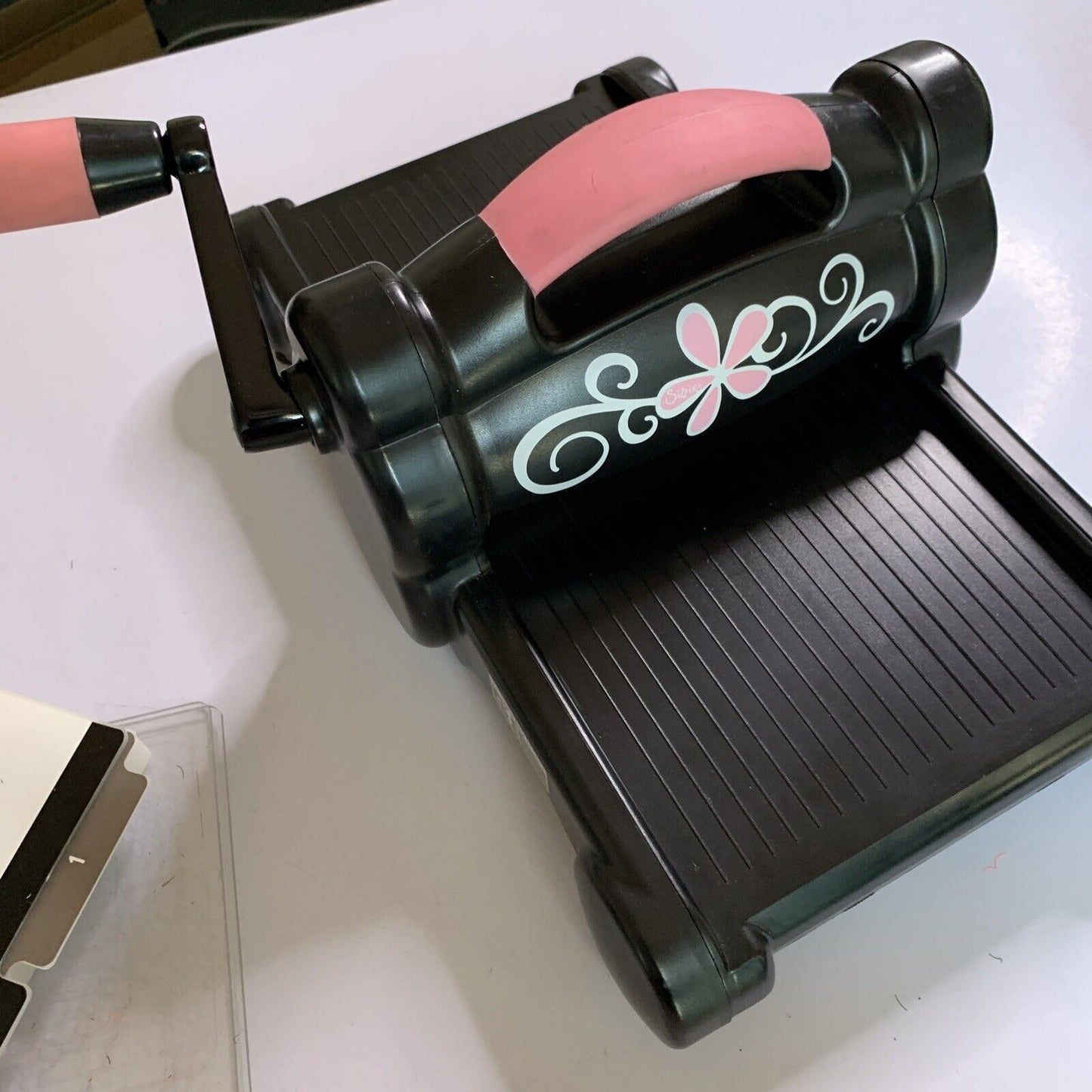 Sizzix Big Shot Embossing Machine with Accessories 655268