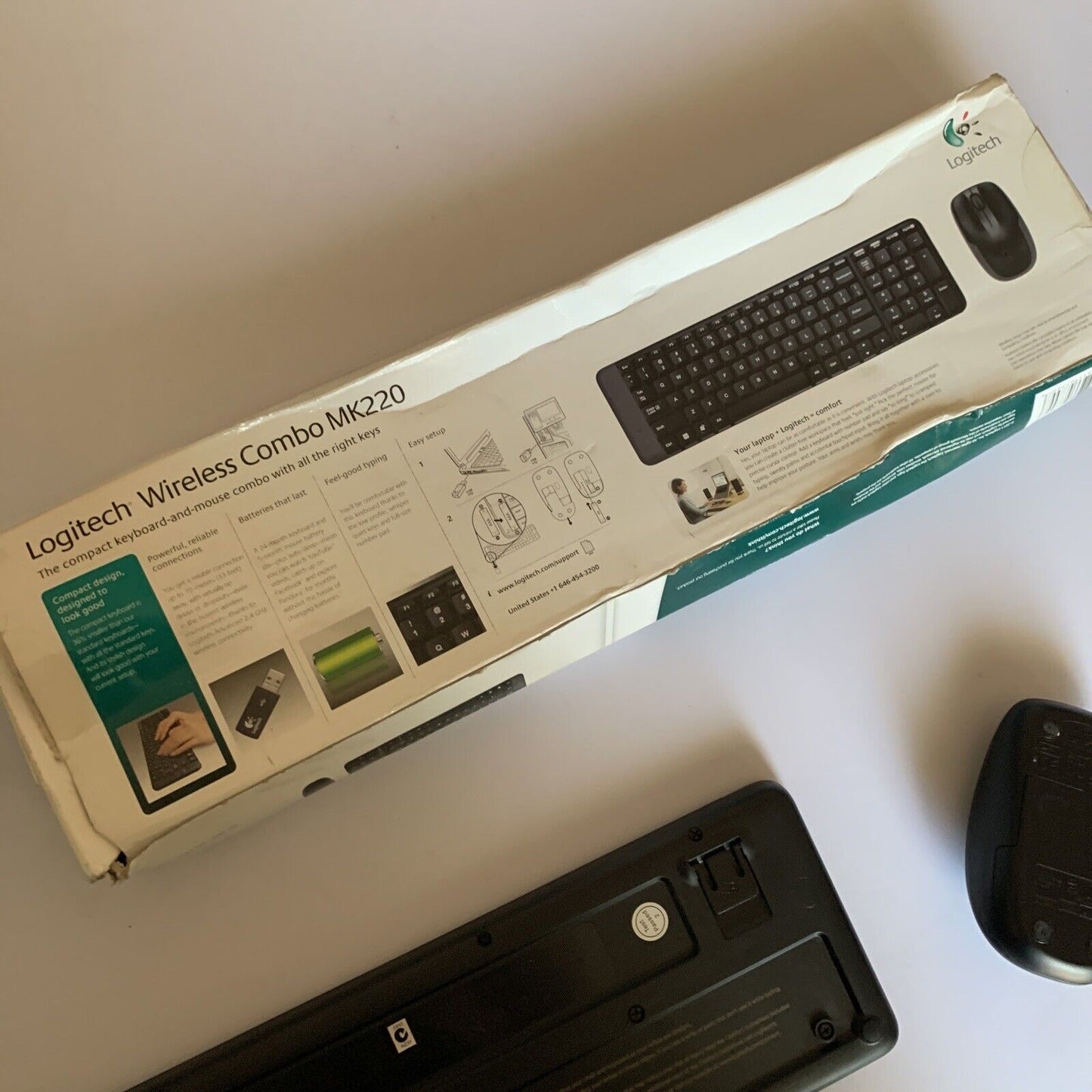 Logitech Wireless Keyboard and Mouse Combo MK220 - Easy Plug and Play