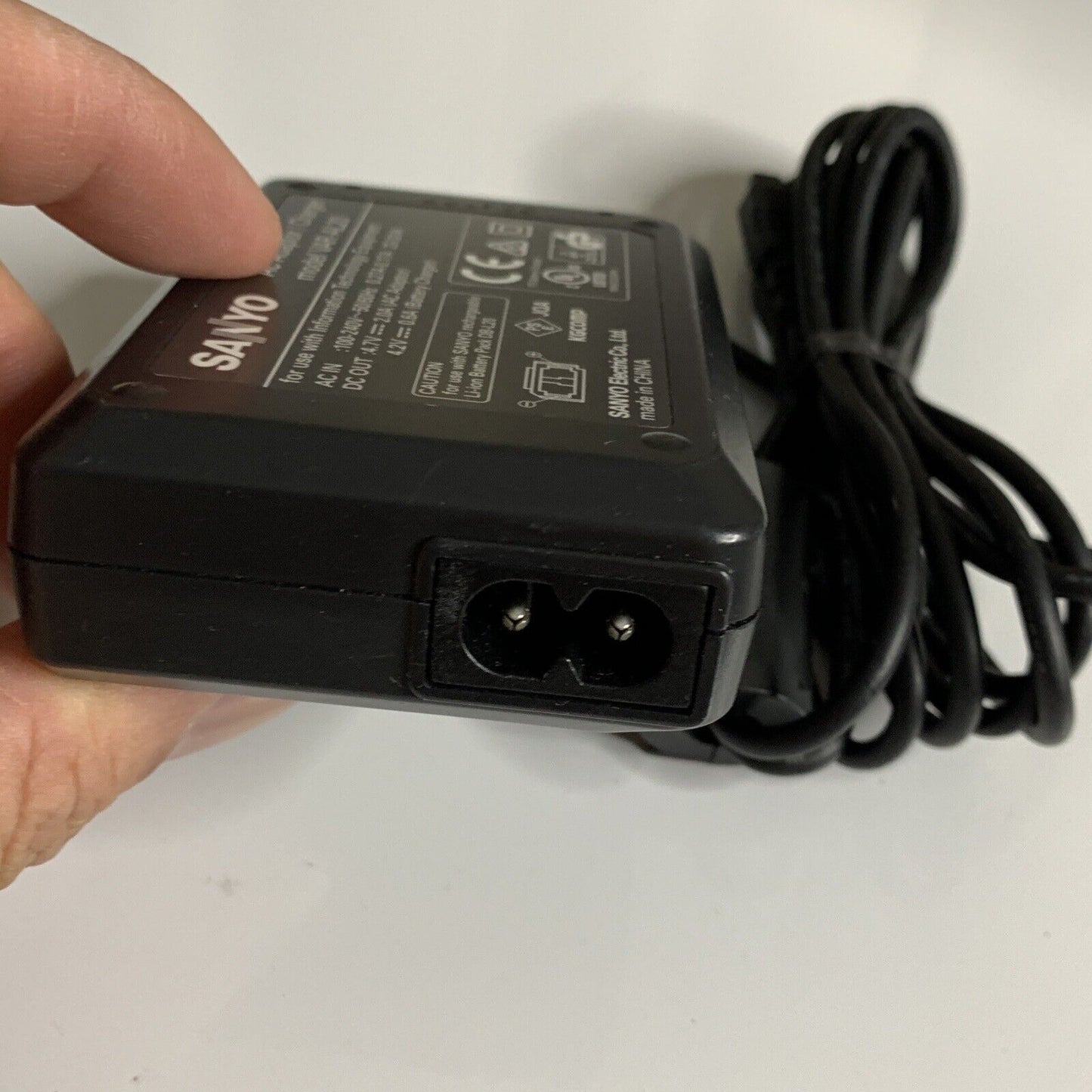 Genuine Sanyo AC Adaptor Charger VAR-AL20 for DB-L20 DB-L20AU battery