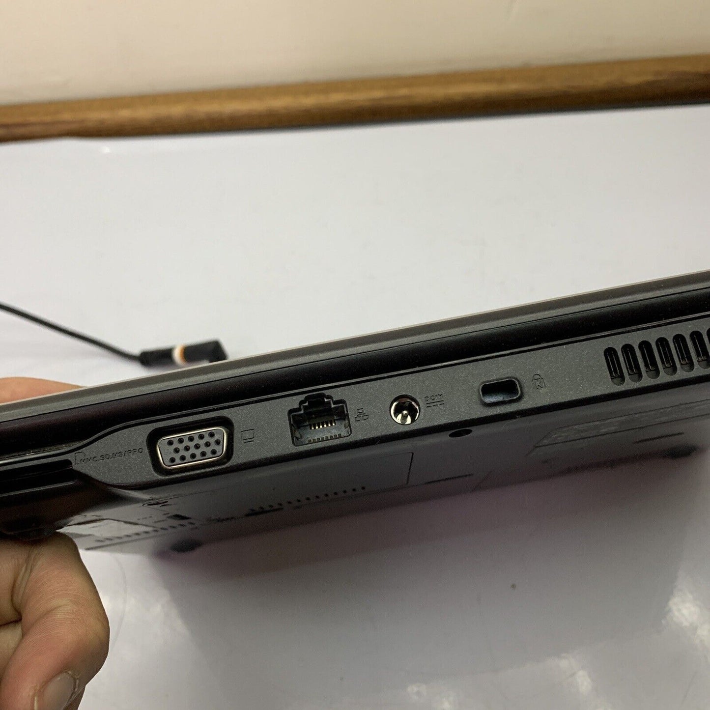 ASUS EeePC Laptop Intel Atom N280 1.66 Ghz 2GB Windows XP 160GB
