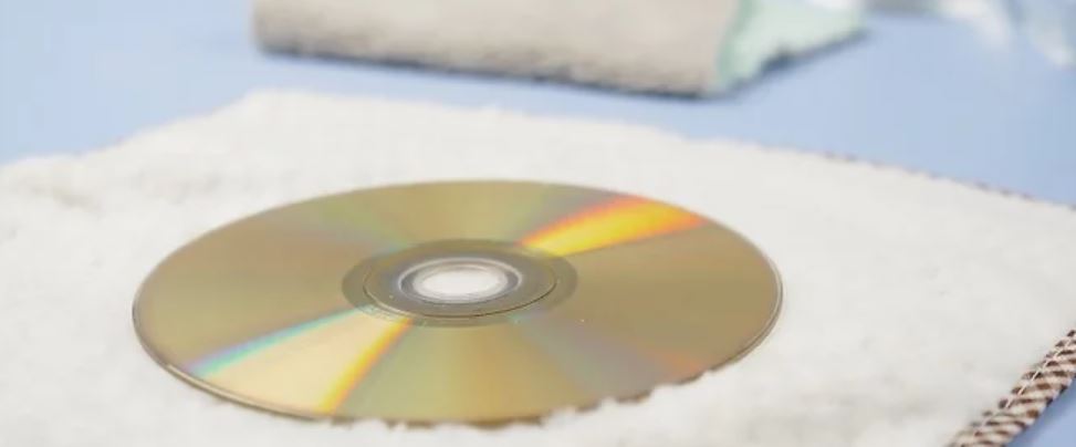 Professional DVD & CD Disc Clean & Repair for Music, PC, PS2, PS1, GameCube, Xbox, Wii Discs